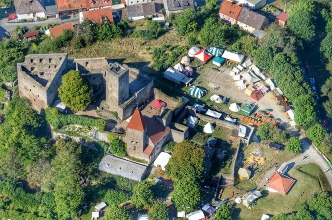 Leuchtenberg. Auf der größten Burganlage der Oberpfalz findet auch heuer wieder das “Historische Burgfest” statt. Und da ist auf jeden Fall einiges geboten.  Von Sieglinde Schärtl Bereits zum zweiten Mal [&hellip;]