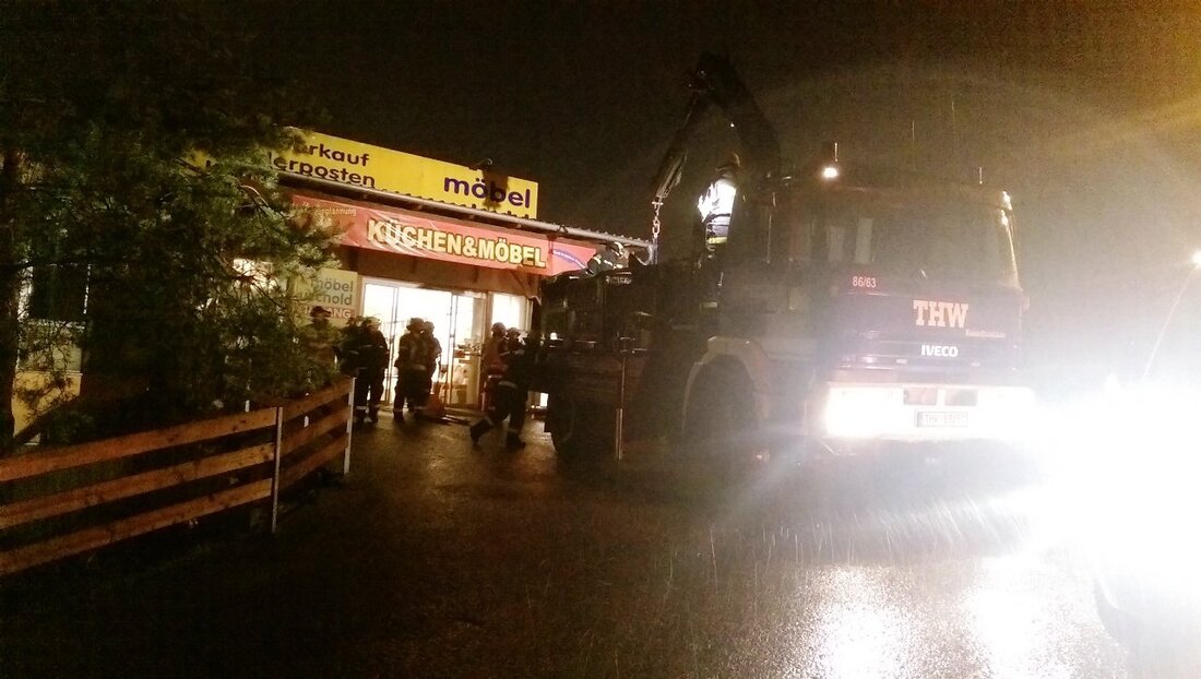 Hirschau. Wie bereits mehrfach berichtet, wurde am 7. Februar, eine mit einer brennbaren Flüssigkeit gefüllte Flasche durch ein Fenster im ersten Obergeschoss eines Asylbewerberheimes geworfen. In dem Zimmer, in dem das [&hellip;]