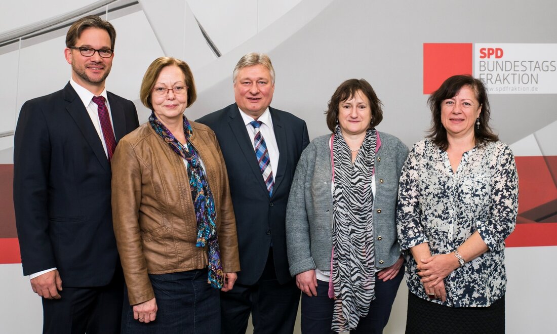 Wernberg-Köblitz. Die Wernberg-Köblitzer SPD-Bundestagsabgeordnete Marianne Schieder ist erneut zur stellvertretenden Vorsitzenden der Landesgruppe Bayern in der SPD-Bundestagsfraktion gewählt worden und wird weiterhin Geschäftsführerin der Landesgruppe bleiben. Den Posten bekleidet sie [&hellip;]