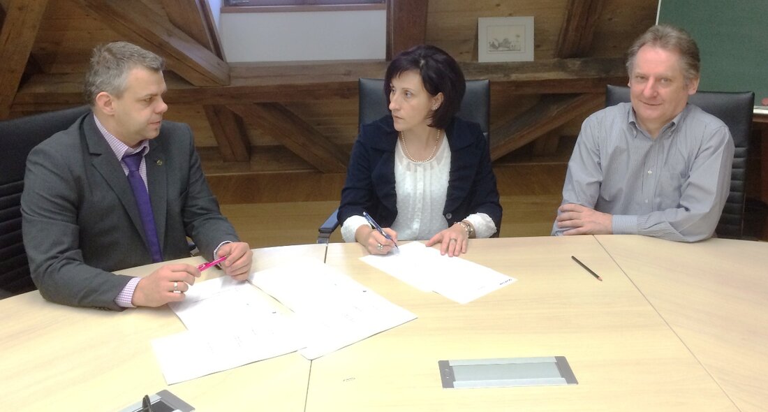 Parkstein. Die Entscheidung ist gefallen. Die Telekom hat den Zuschlag für den Ausbau des Internets erhalten. Rund 300 Haushalte bekommen Breitband-Anschlüsse mit Geschwindigkeiten von bis zu 50 Mbit/s (Megabit pro Sekunde). Damit [&hellip;]