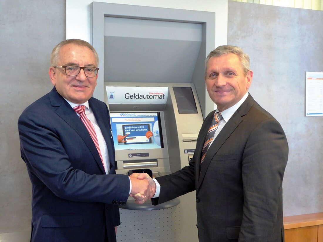 Kulmain/Brand/Ebnath. Im Landkreis Tirschenreuth findet eine Premiere statt: Die Sparkasse Oberpfalz Nord und Raiffeisenbank Kemnather Land – Steinwald eG errichten gemeinsame SB-Stellen in Kulmain, Brand und Ebnath. Gründe dafür sind [&hellip;]