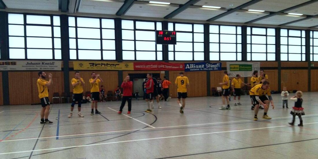 Grafenwöhr. Am vergangenen Sonntag fand in Grafenwöhr das abschließende Saisonspiel der Handballer statt. Vor gut gefüllten Zuschauerrängen erspielten sich die Herren einen 38:17 Erfolg über die SG DJK Erlangen/Baiersdorf II. [&hellip;]