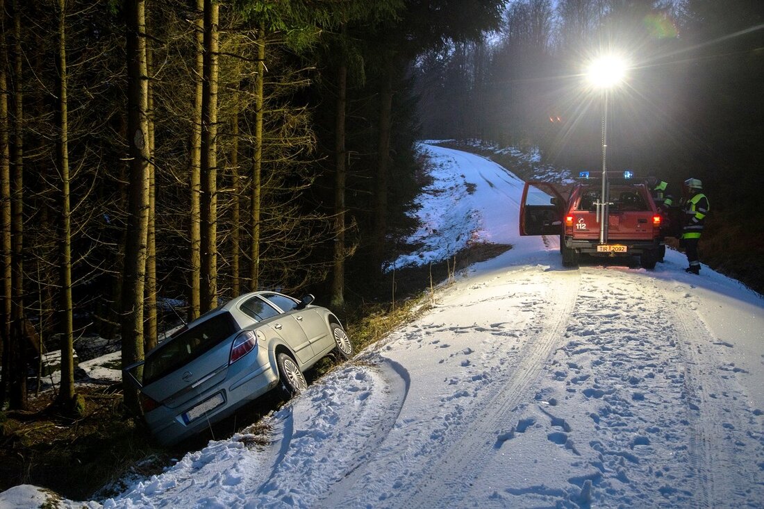 Erbendorf. Unglaubliches Glück hatten am Dienstag zwei Seniorinnen aus dem Landkreis Amberg-Sulzbach. Die 78-jährige Fahrerin eines Opel Astra machte sich zusammen mit ihrer 81-jährigen Beifahrerin am späten Nachmittag auf den [&hellip;]