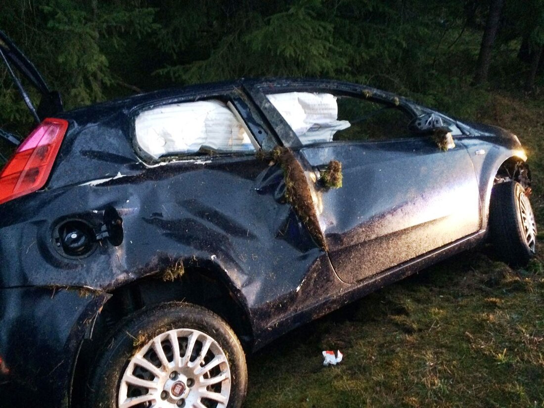 Parkstein. Bei einem Verkehrsunfall erlitt gestern Abend eine junge Frau leichte Verletzungen. Der Unfall ereignete sich zwischen Parkstein und Schwand.  Auf der Gemeindeverbindungsstraße zwischen Parkstein und Schwand kam es am [&hellip;]