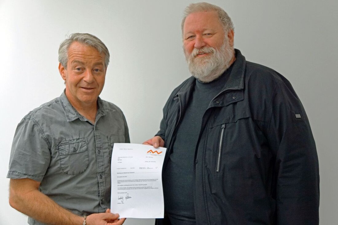 Weiden. Kaum einer kennt die OTH Amberg-Weiden so gut und so lange wie er: Seit 17 Jahren gestaltet Dipl.-Verwaltungswirt Josef Roth die erfolgreiche Entwicklung der Hochschule entscheidend mit — zuerst als [&hellip;]
