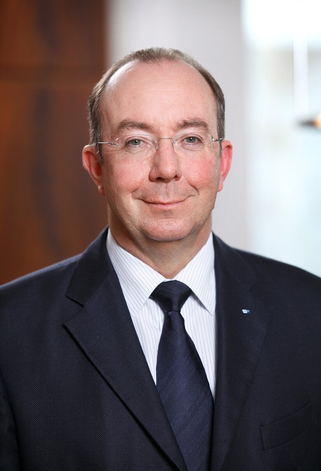 Berlin/Regensburg. Peter Esser ist schon seit 10 Jahren Mitglied im Deutschen Industrie- und Handelskammertags. Jetzt wurde er erneut zum Vizepräsident gewählt. Der Vize-Präsident der IHK Regensburg für Oberpfalz/Kelheim Peter Esser, wurde am [&hellip;]