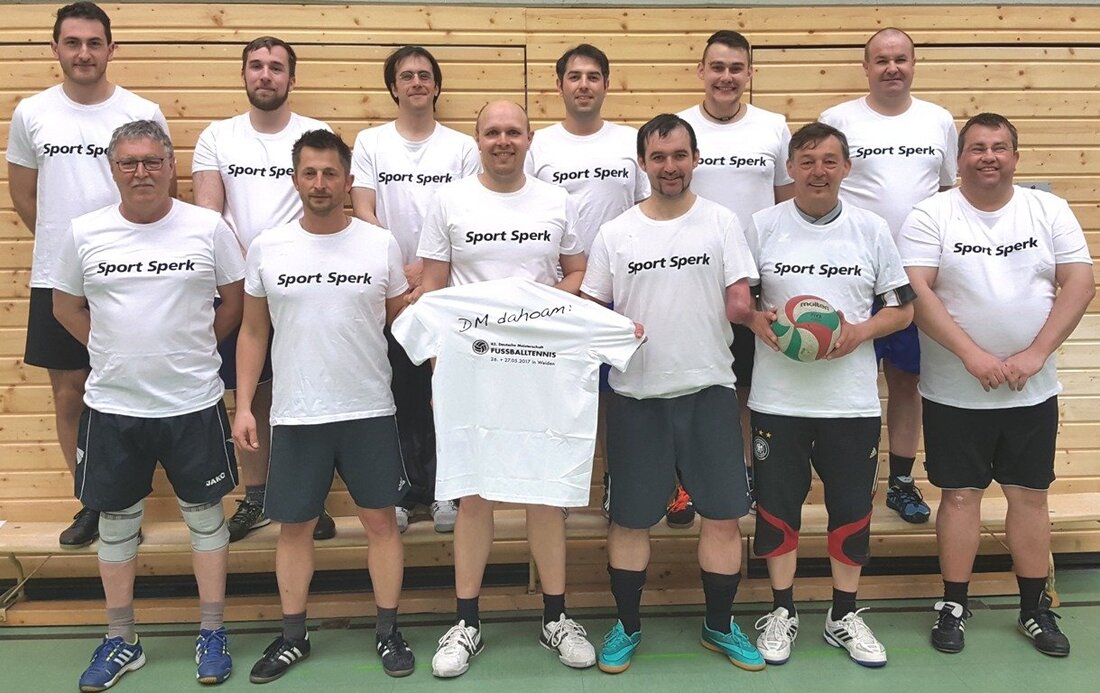 Weiden. Der BVS Weiden ging am 4. und letzten Spieltag der Saison 2016/2017 mit seinen zwei Bayernliga Fußballtennis Mannschaften in Moosburg an den Start und konnte am Ende ausgelassen feiern. Von [&hellip;]