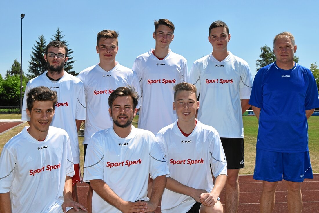 Rothenstadt. Vor zwei Jahren gelang es dem VfB Rothenstadt seit langem wieder alle Altersklassen im Jugendfußball mit mindestens einer Mannschaft zu besetzen. Jetzt tragen diese Anstrengungen Früchte. Insgesamt siebzehn Neuzugänge aus [&hellip;]
