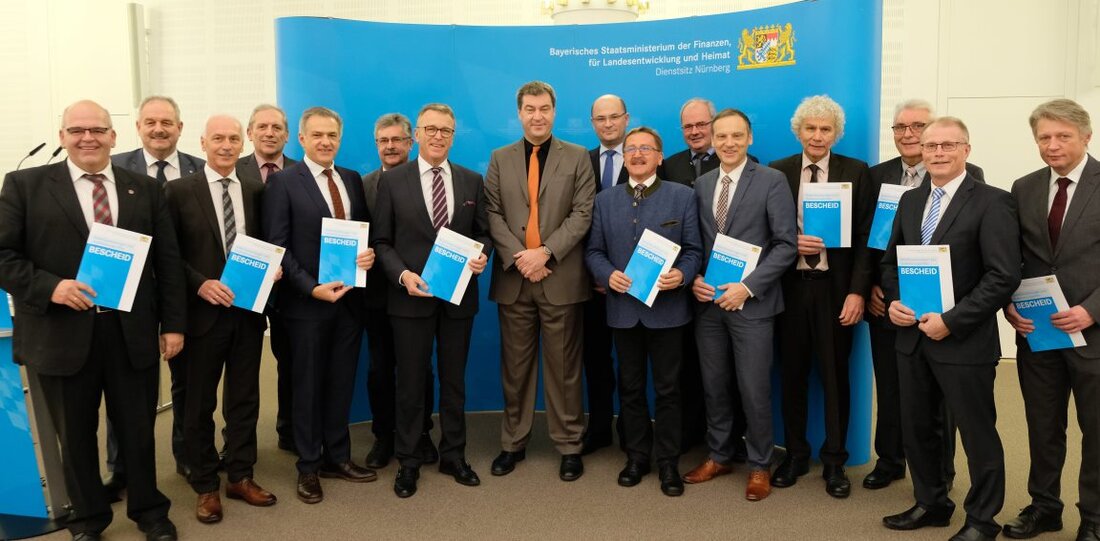 Weiden/Neustadt/WN/Tirschenreuth. Mit insgesamt 144 Millionen Euro hilft der Freistaat nun 151 strukturschwachen Kommunen im ländlichen Raum. Der Freistaat unterstützt seine strukturschwachen Kommunen tatkräftig. “Ein starkes Signal für die Kommunen und [&hellip;]