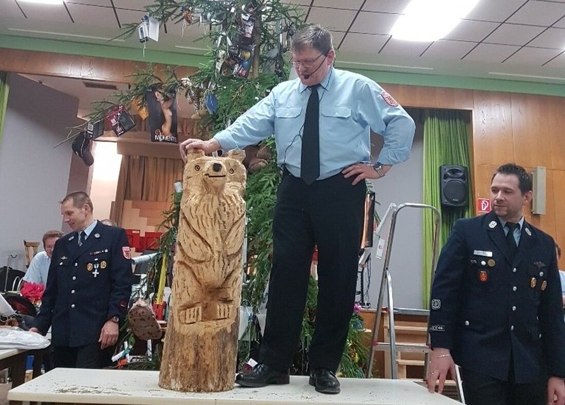 Oberwildenau. Ein unterhaltsamer Abend war auch dieses Mal wieder bei der Christbaumversteigerung im Naabtalhaus geboten. Gerhard Kres brachte dabei die reichlich geschmückten Äste und die Sachpreise ohne Probleme unter die [&hellip;]