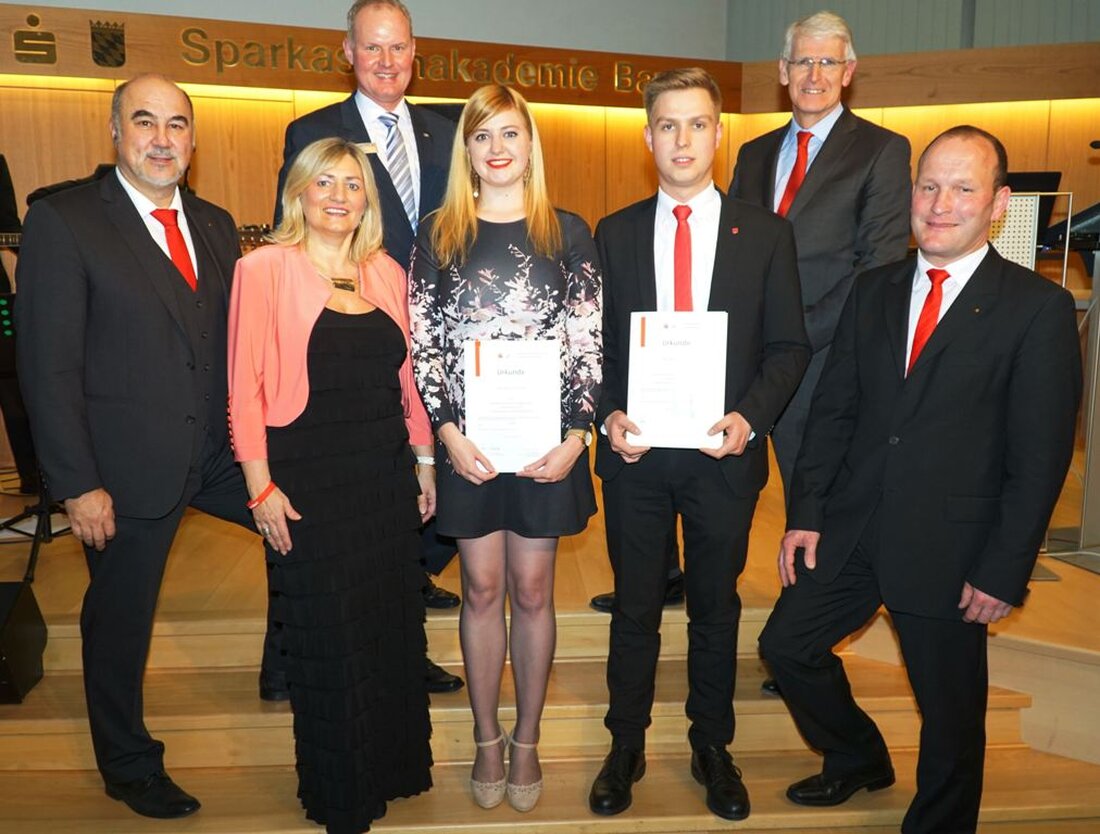 Neustadt/WN. Im Rahmen der zweitägigen Veranstaltung „Power-Start“ bereitete die Sparkassenakademie Bayern als überregionales Weiterbildungsinstitut der bayerischen Sparkassenorganisation, mit Sitz in Landshut, Auszubildende auf künftige Anforderungen im Berufsleben vor. Der Höhepunkt der Veranstaltung [&hellip;]