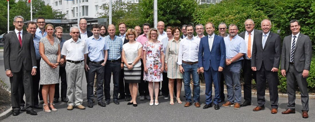 Weiden. Vergangene Woche trafen sich die neu gewählten Unternehmerinnen und Unternehmer des IHK-Gremiums Nordoberpfalz zu ihrer konstituierenden Sitzung. „Für die IHK-Arbeit ist das ehrenamtliche Engagement der Unternehmer, ob als Gremiumsmitglied, [&hellip;]