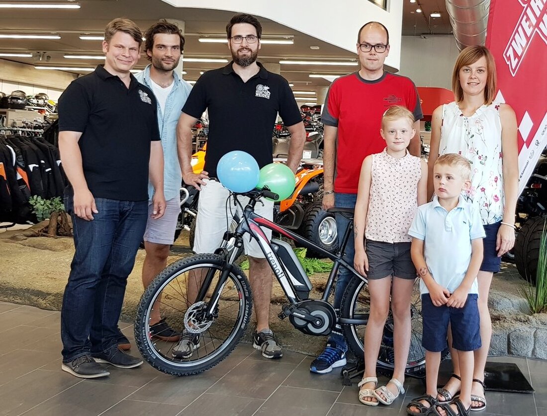 Weiden. Zum siebten Mal fand das Weidener Entenrennen von Round Table für den guten Zweck statt. Rund 3.000 Enten waren wieder auf dem Flutkanal beim Kinderbürgerfest unterwegs. Das Los mit der schnellsten [&hellip;]