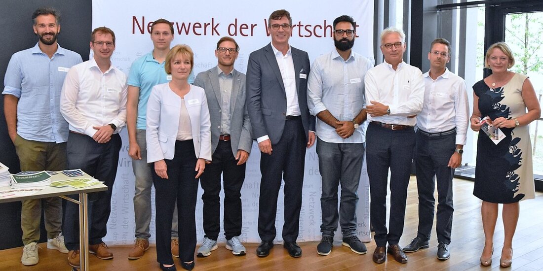 Weiden. Das eigene Handelsunternehmen bestmöglich am Markt zu platzieren bringt in Zeiten der Digitalisierung zunehmend neue Herausforderungen mit sich. Wie Markenbildung trotz der Veränderungen erfolgreich gelingt, war das Thema einer [&hellip;]