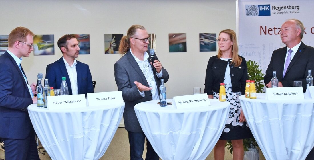 Eschenbach. “Hoffentlich brauchen wir das nie! Falls doch sind wir jetzt aber bestens vorbereitet”, erklärt eine Kursteilnehmerin nach dem Erste Hilfe Kurs für Eltern, den die Leiterin der Eltern-Kind-Gruppe in [&hellip;]