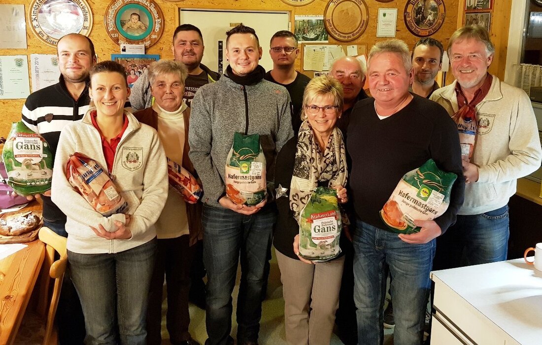 Wurz. Die Schützengesellschaft Waldnaab Wurz veranstaltete auch heuer wieder ein öffentliches Weihnachtsgansschießen. Durch die Verwendung von Glücksscheiben hatte so auch jeder Nichtschütze die gleiche Chance wie aktive Mitglieder. Im Rahmen [&hellip;]