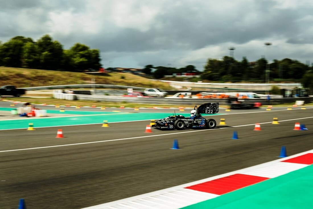 Weiden. Erfolg fällt nicht vom Himmel. Erfolg erfolgt, wenn Enthusiasmus und Teamgeist auf Ingenieur-Know-how treffen. Das zeigt das Running Snail Racing Team seit mehreren Jahren in den Wettbewerben der Formula [&hellip;]