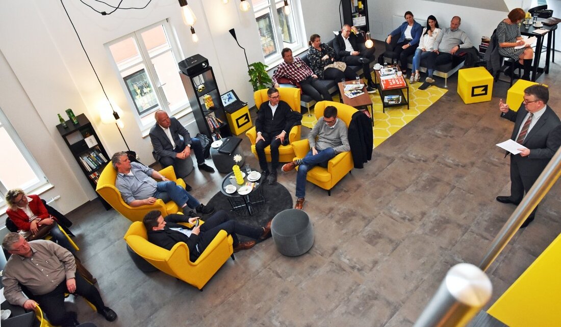 Tirschenreuth. Das IHK-Gremium Nordoberpfalz traf sich am Mittwoch zur Frühjahrssitzung bei der C3 Marketingagentur, um die nächsten Schritte nach der Vorstellung des regionalen Wirtschaftsleitbildes im Februar zu konkretisieren. Nach der [&hellip;]