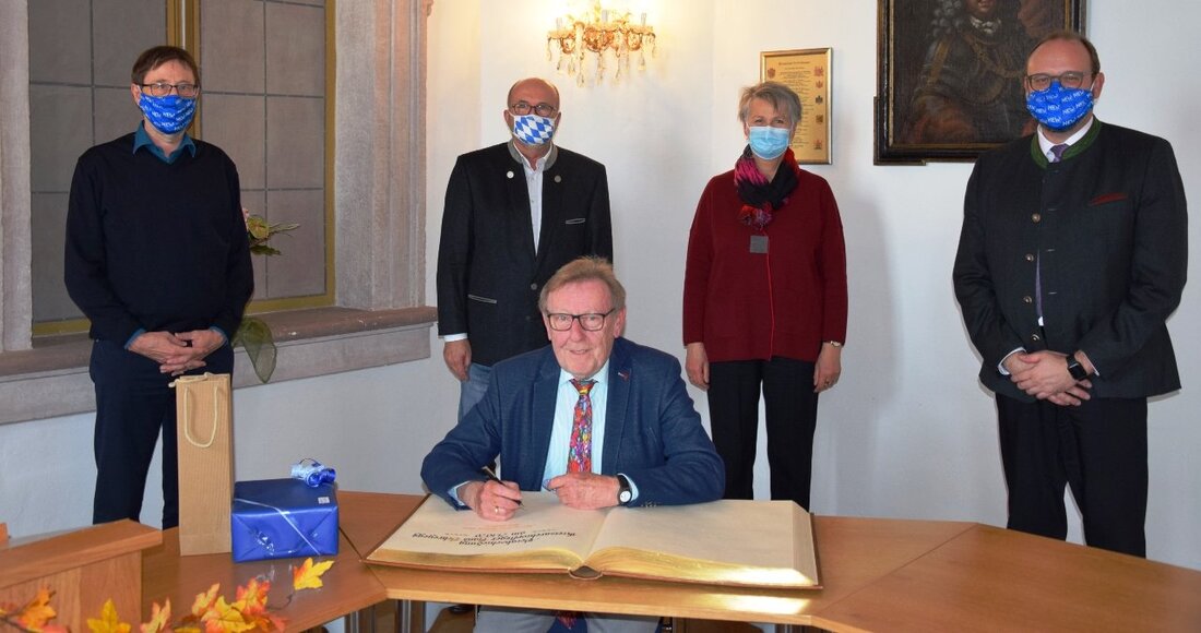 Neustadt/WN. Nach zehn Jahren wurde der bisherige Kreisarchivpfleger des Landkreises Neustadt an der Waldnaab Hans Schreyegg in den verdienten „Ruhestand“ verabschiedet und sein Nachfolger Harry Grimm ins Amt eingeführt. Zu [&hellip;]