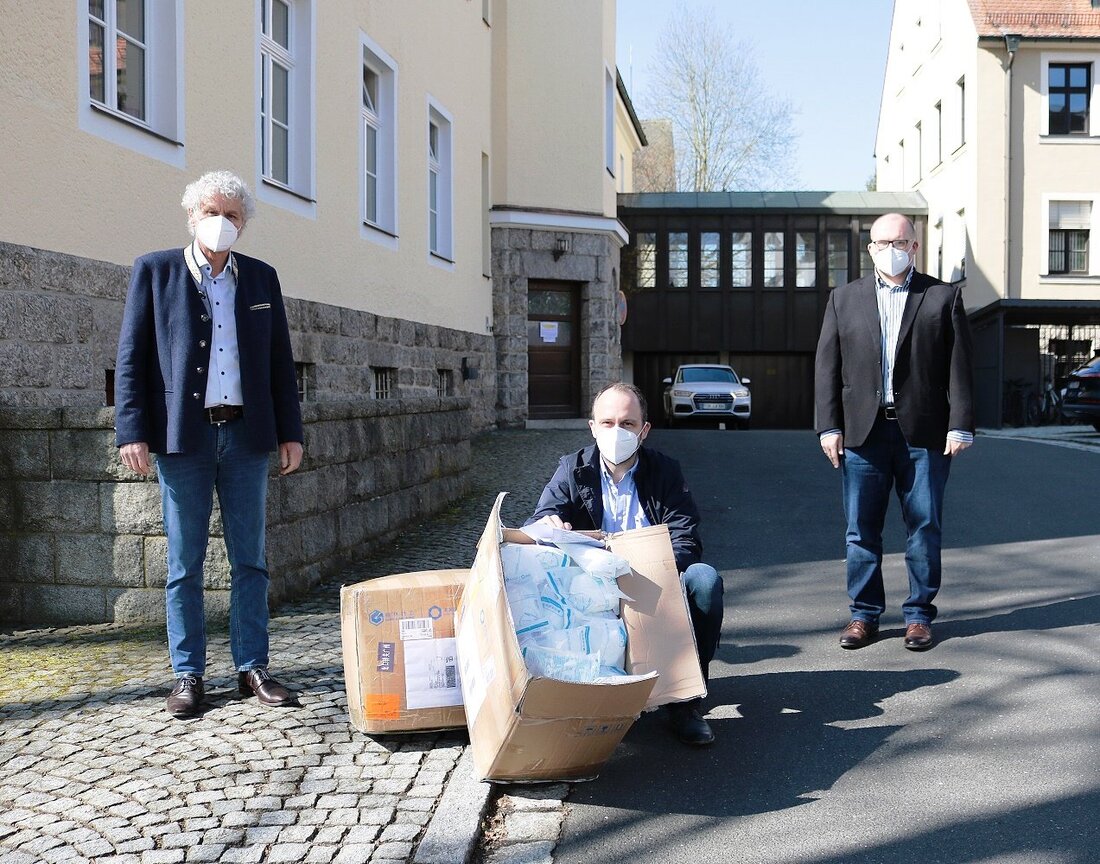 Nordoberpfalz. In Bayern gilt ab nächster Woche eine Maskenpflicht in Geschäften, Bussen und Bahnen. Tirschenreuths Landrat Wolfgang Lippert appelliert, sich ab sofort zu schützen.  Ministerpräsident Markus Söder hat eine Maskenpflicht [&hellip;]