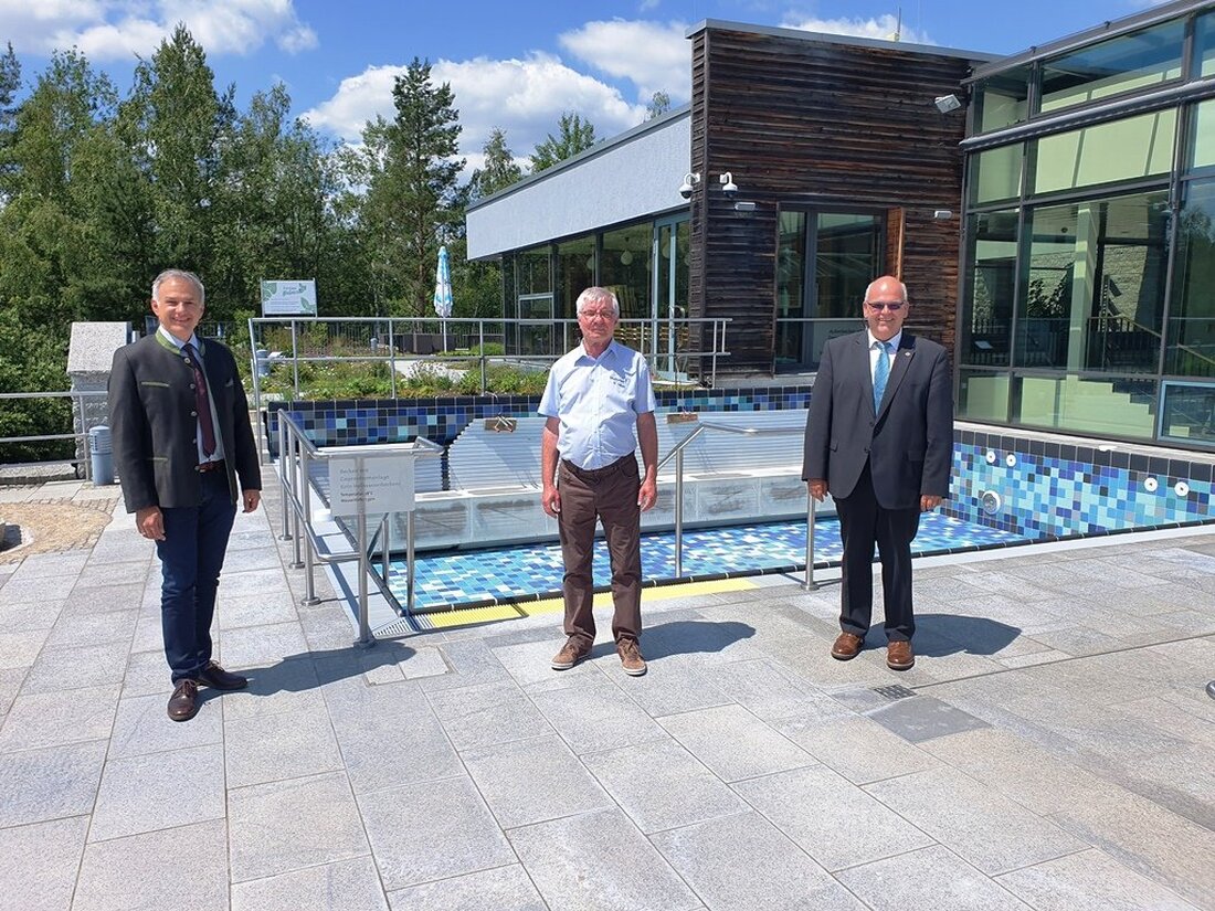 Tirschenreuth/Bad Neualbenreuth. Landrat Roland Grillmeier kam kürzlich eigens zu einem Antrittsbesuch ins Sibyllenbad nach Bad Neualbenreuth. Bürgermeister Klaus Meyer und Werkleiter Gerhard Geiger informierten den neuen Landrat über die aktuelle [&hellip;]