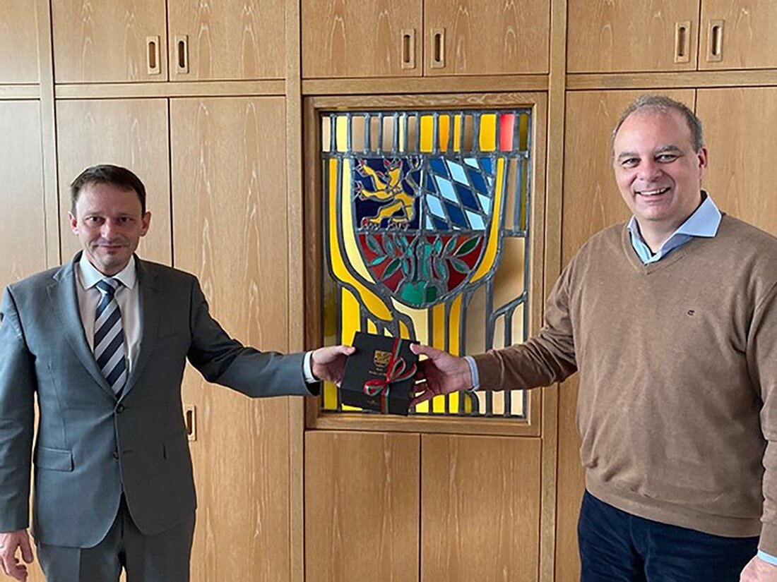 Weiden. Vor Kurzem hieß Oberbürgermeister Jens Meyer den neuen evangelischen Dekan im Dekanat Weiden und Pfarrer der 1. Pfarrstelle von St. Michael, Thomas Guba, im Neuen Rathaus herzlich willkommen. „Ich [&hellip;]