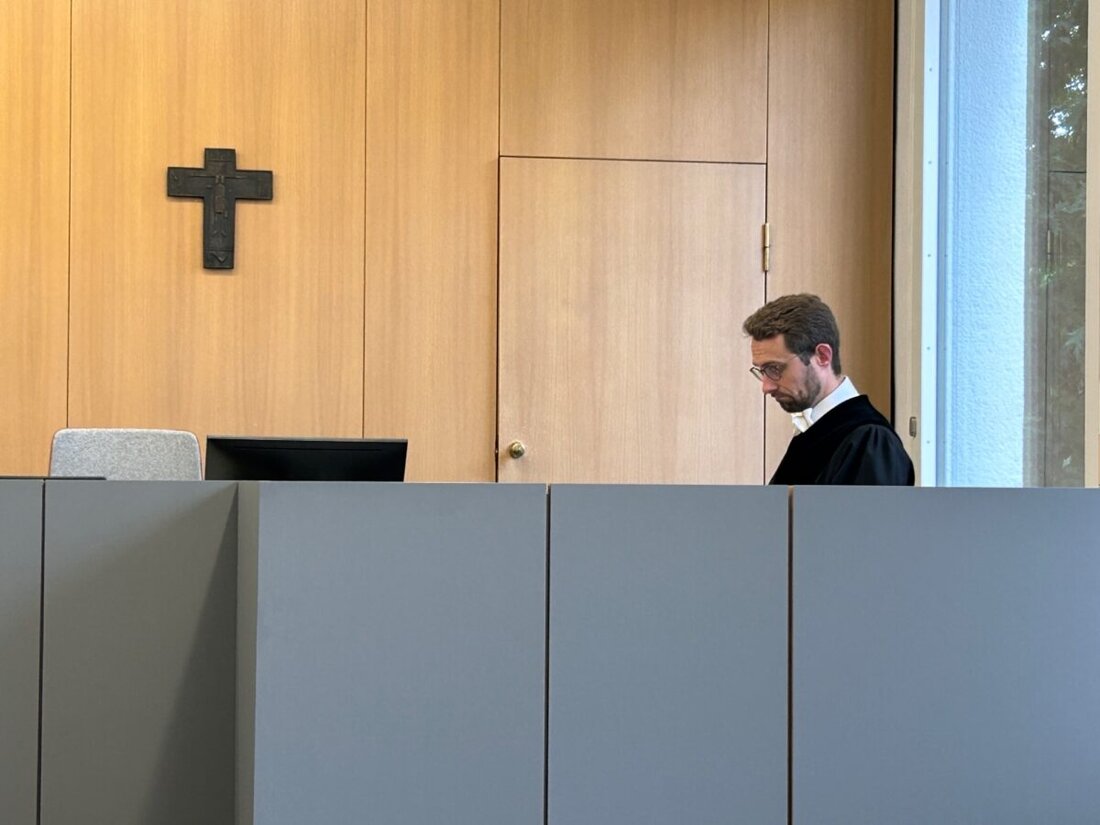 Mähring. In Prag könnte es zu einem Prozess gegen einen hochrangigen Ex-Kommunistenführer kommen. Ihm werden Tötungen am Eisernen Vorhang zur Last gelegt, darunter die Erschießung des Spaziergängers Johann Dick aus Amberg 1986.