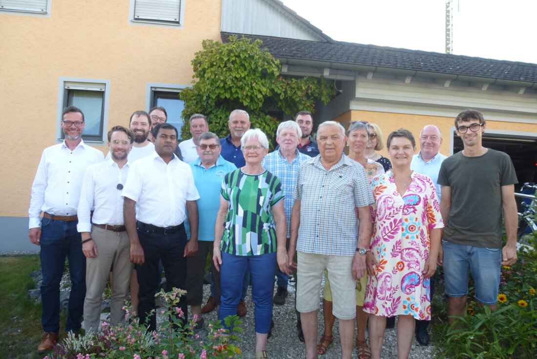 Weiherhammer. Herbert Wölfl prägte mit seinem ehrenamtlichen Einsatz die Industriegemeinde über 80 Jahre, wofür er mehrfach ausgezeichnet wurde. Er diente 42 Jahre im Gemeinderat und engagierte sich intensiv im KAB-Ortsverband.