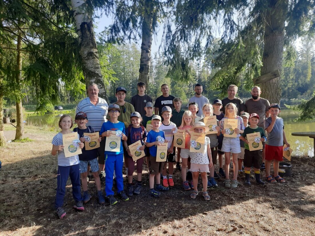Wiesau. Der Fischereiverein Wiesau begeisterte beim Ferienprogramm am 7. September 2024 Kinder für das Angeln und lehrte sie den respektvollen Umgang mit der Natur.