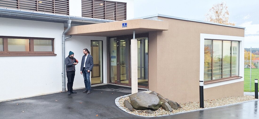 Erbendorf. Der Ortsverband Steinwald von BÜNDNIS 90/DIE GRÜNEN fordert eine kritische Überprüfung der städtischen Ausgaben und die Entwicklung nachhaltiger Einsparstrategien für die Stadt Erbendorf. Ein konkreter Vorschlag ist die Übertragung des städtischen Hallenbades an den Landkreis Tirschenreuth.