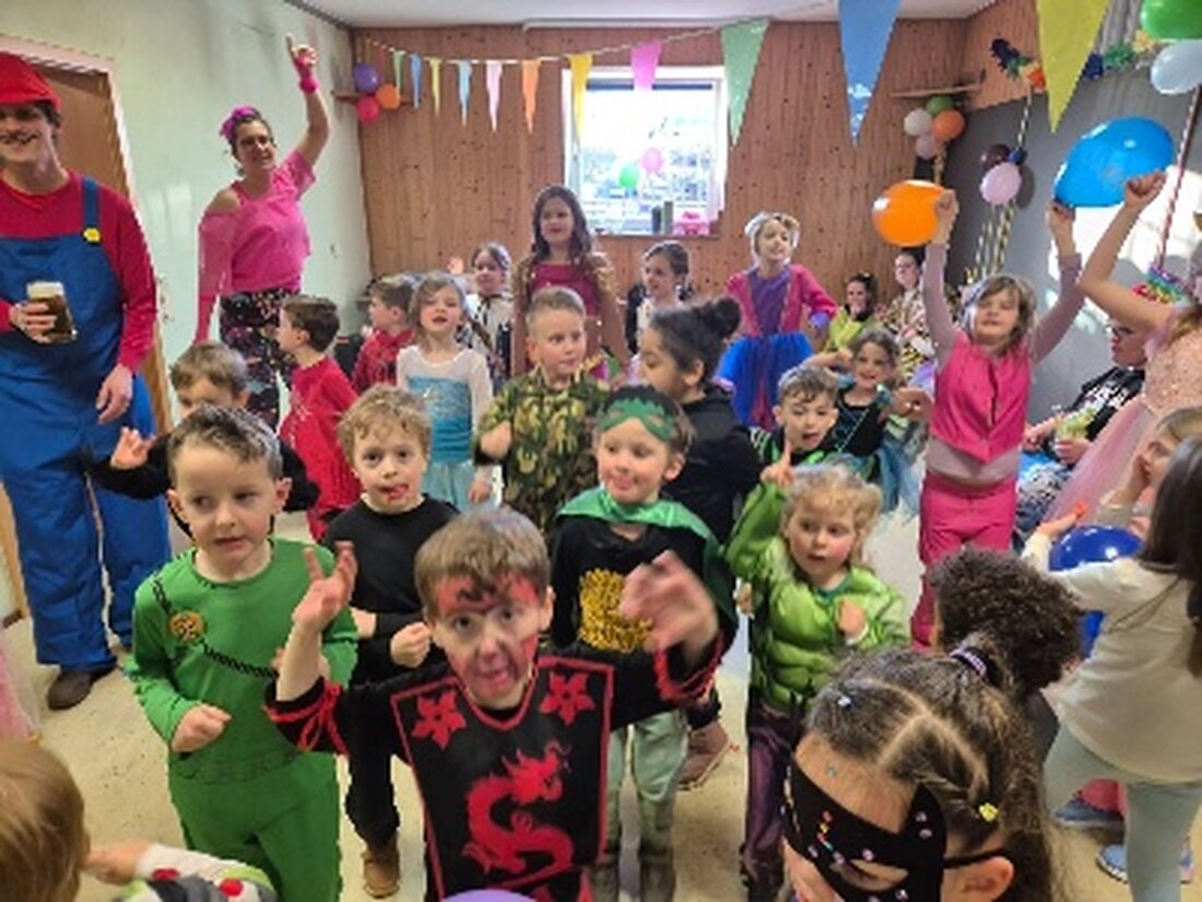 Kaltenbrunn. Der FC feierte ein buntes Faschingsfest für Jung und Alt mit Kinderprogramm am Tag und Party am Abend. Kinder und Erwachsene genossen Spiele, Tanzen und Snacks bis zum Morgengrauen.