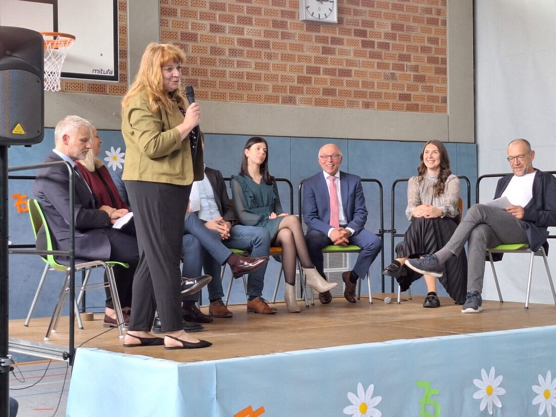 Eschenbach. Die Wirtschaftsschule Eschenbach feierte ihr 75-jähriges Bestehen mit einem umfangreichen Programm.