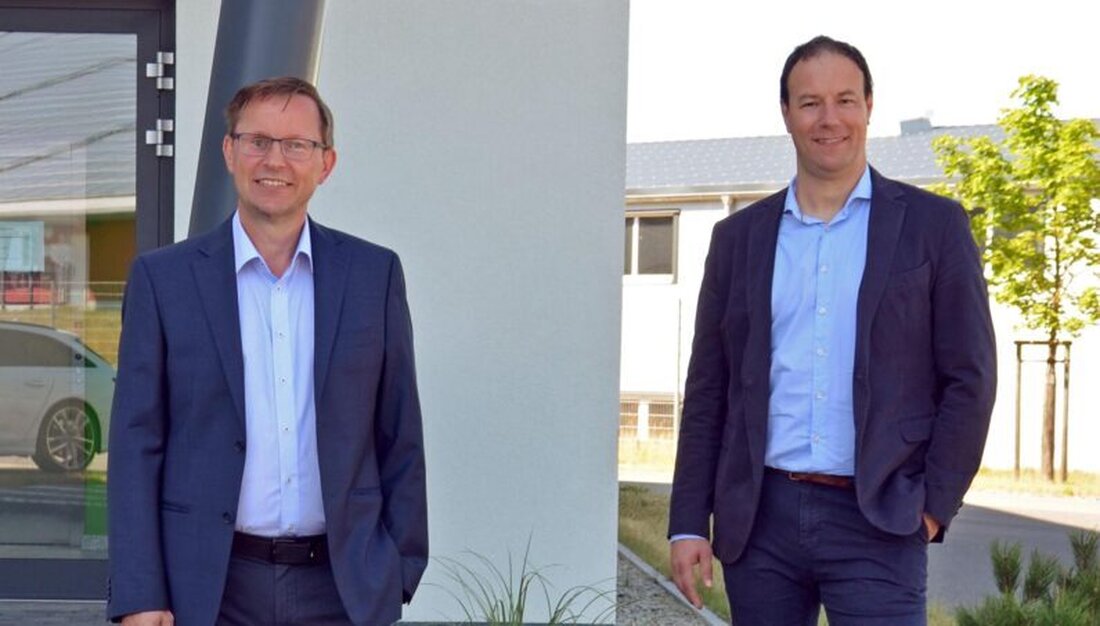 Windischeschenbach. microSYST feiert im Dezember 2025 vier Jahrzehnte 'made in der Oberpfalz': vom Start in der fünf-Zimmer-Wohnung zum Anbieter für LED-Anzeigen – heute rund 60 Mitarbeitende und 1.000 Aufträge pro Jahr.