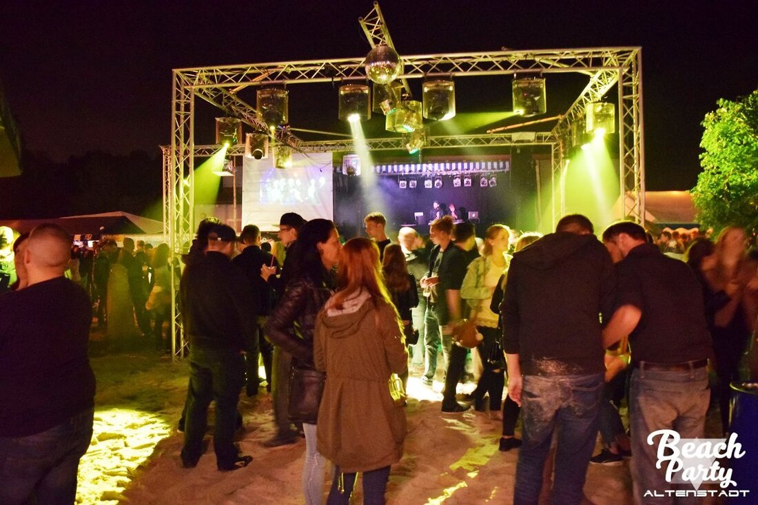 Weiden/Neustadt/WN/Tirschenreuth. Der Feiertag am Dienstag hat für viele die Woche verkürzt. Die Liste an Nachrichten, die die Nordoberpfalz diese Woche beschäftigte ist deshalb aber nicht weniger lang. In dieser Woche [&hellip;]