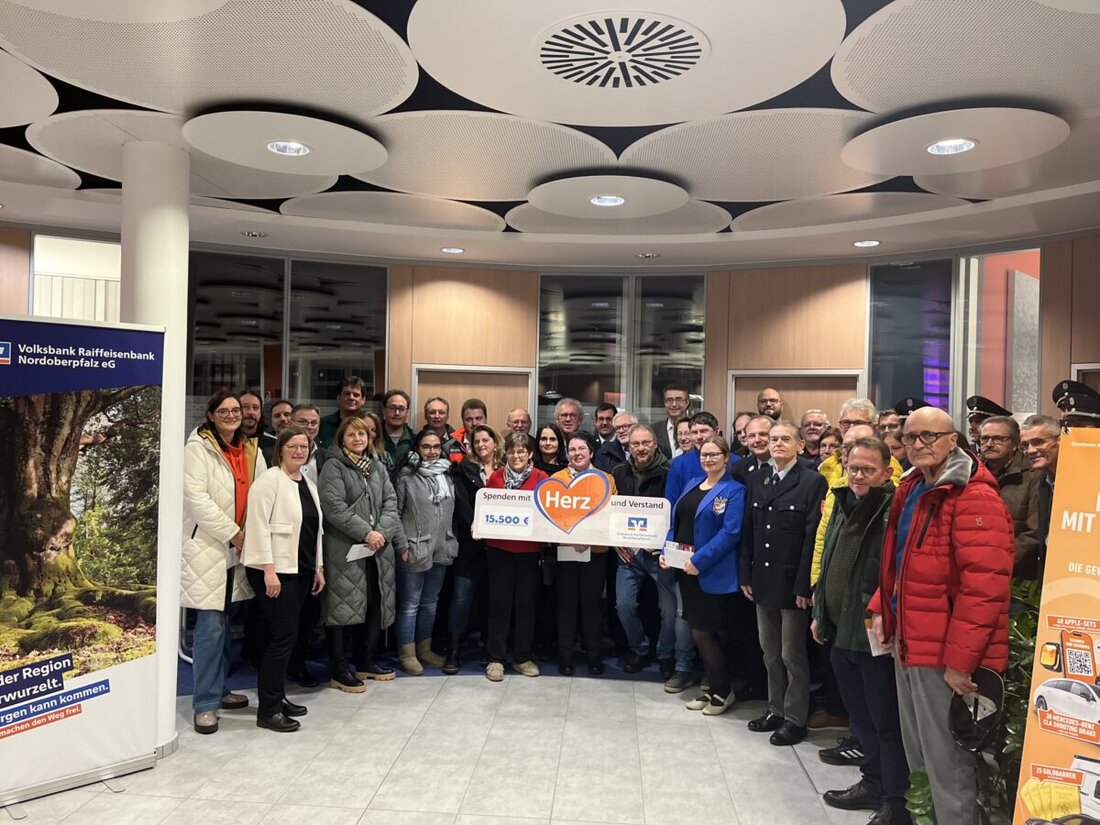 Vohenstrauß. 44 Vereine und Institutionen erhielten insgesamt 15.500 Euro Spendengelder von der Volksbank Raiffeisenbank Nordoberpfalz. In Altenstadt wurden 28 Organisationen mit 8.750 Euro unterstützt.