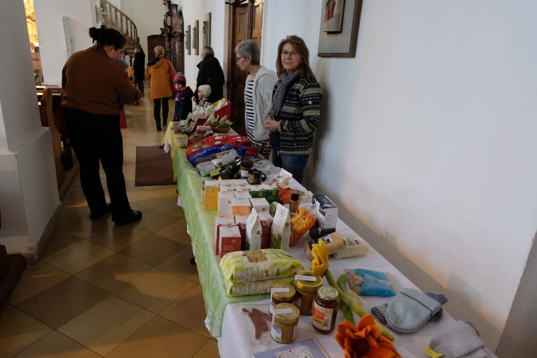 Floß. Der Eine-Welt-Laden, der Produkte von Kleinbauern und Handwerkern anbietet, feiert sein 25-jähriges Bestehen. Er genießt große Unterstützung und Engagement aus den katholischen und evangelischen Gemeinden.