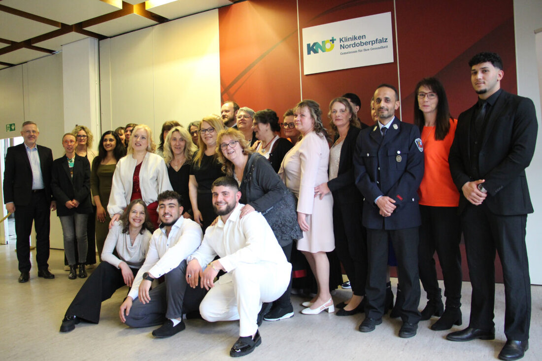 Neustadt. 25 Absolventen der Gesundheitsakademie New Life feierten ihren Abschluss zur Pflegefachhilfe. Sie kommen aus 8 Nationen und 20 wurden von den Kliniken Nordoberpfalz übernommen.