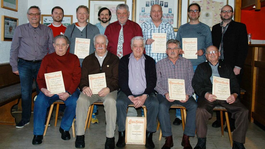 Dießfurt. Traditionsgemäß bedankte sich der FC Dießfurt an seiner Jahreshauptversammlung bei seinen treuen und verdienten Mitgliedern. Mit der Ernennung von Hermann Paulus zum Ehrenvorsitzenden dankt der FC für seine über [&hellip;]