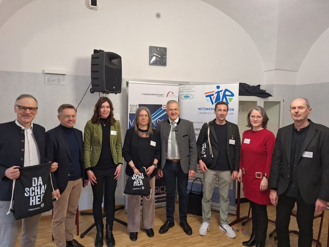 Waldsassen. Erfolgreiche Ausbildungsmesse: 66 Aussteller präsentierten vielfältige Berufschancen, zahlreiche Gespräche führten zu wertvollen Kontakten für die Zukunft.