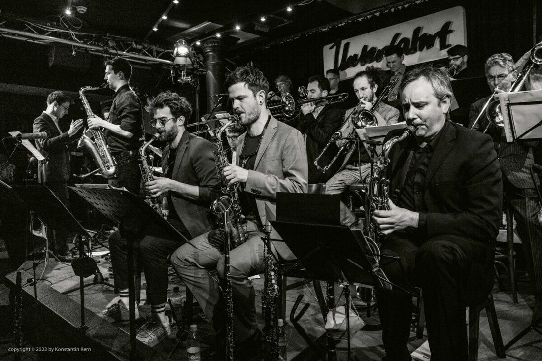 Amberg. Vom 10. bis 25. Oktober verwandelt Jazzarise die Stadt in eine Bühne mit Bigband, jungen Talenten, internationalen Gästen, Kinderkonzert und Workshops für alle. Konzerte auf dem Marktplatz, im Stadttheater und im Museum.