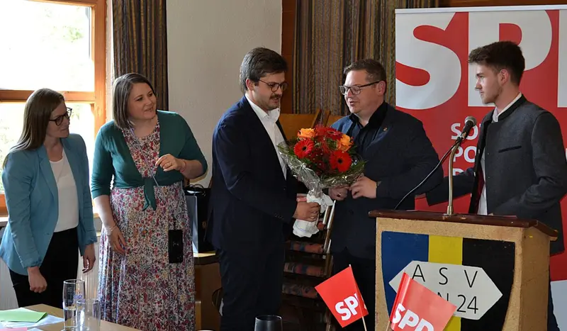 SPD-Unterbezirk: Simon Grajer übergibt den Staffelstab an Gregor Forster