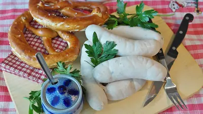 Weißwurst und Brezen für den guten Zweck in Weiden