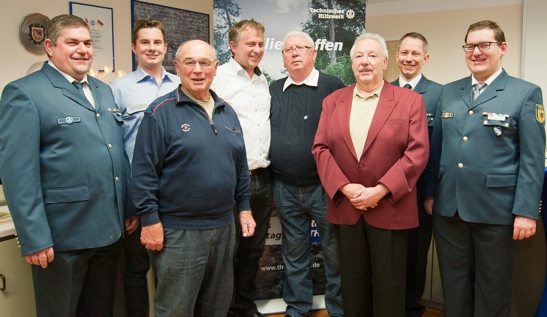 Weiden. Ob umgestürzte Lastwägen, brennende Lagerhallen oder Stromversorgung für Großveranstaltungen – jeder der 53 ehrenamtlichen Helferinnen und Helfer des Technischen Hilfswerks (THW) aus Weiden leistete 2017 im Durchschnitt über 300 [&hellip;]