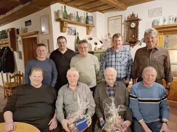 Jagdgenossenschaft Gmeinsrieth ehrt langjährige Ehrenamtliche in Eslarn