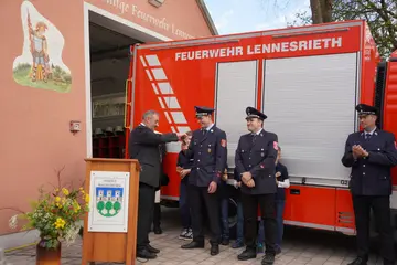 Feuerwehr Lennesrieth stellt zukunftsweisendes Einsatzfahrzeug in Dienst