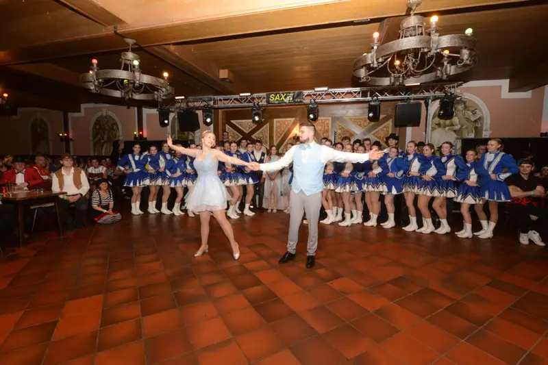 Mitternachtsshow begeistert Faschingsfans in Pleystein