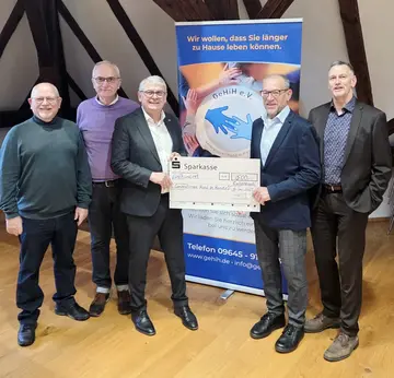 Wertschätzende Spende für GeHiH - Spende von MdL Martin Scharf