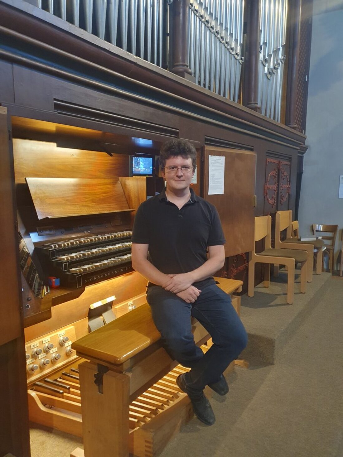 Weiden. Bei der Mittagsandacht Punkt zwölf in der Josefskirche begeisterte Organist Valerij Bukreev mit Werken von Bach, Gordon Young und Dubois, während Simone Spiegler die Lesungen vortrug.
