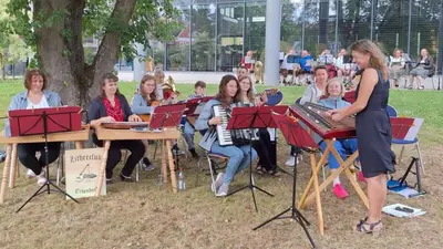 Gemeinsame Serenade begeistert im Stadtpark in Erbendorf