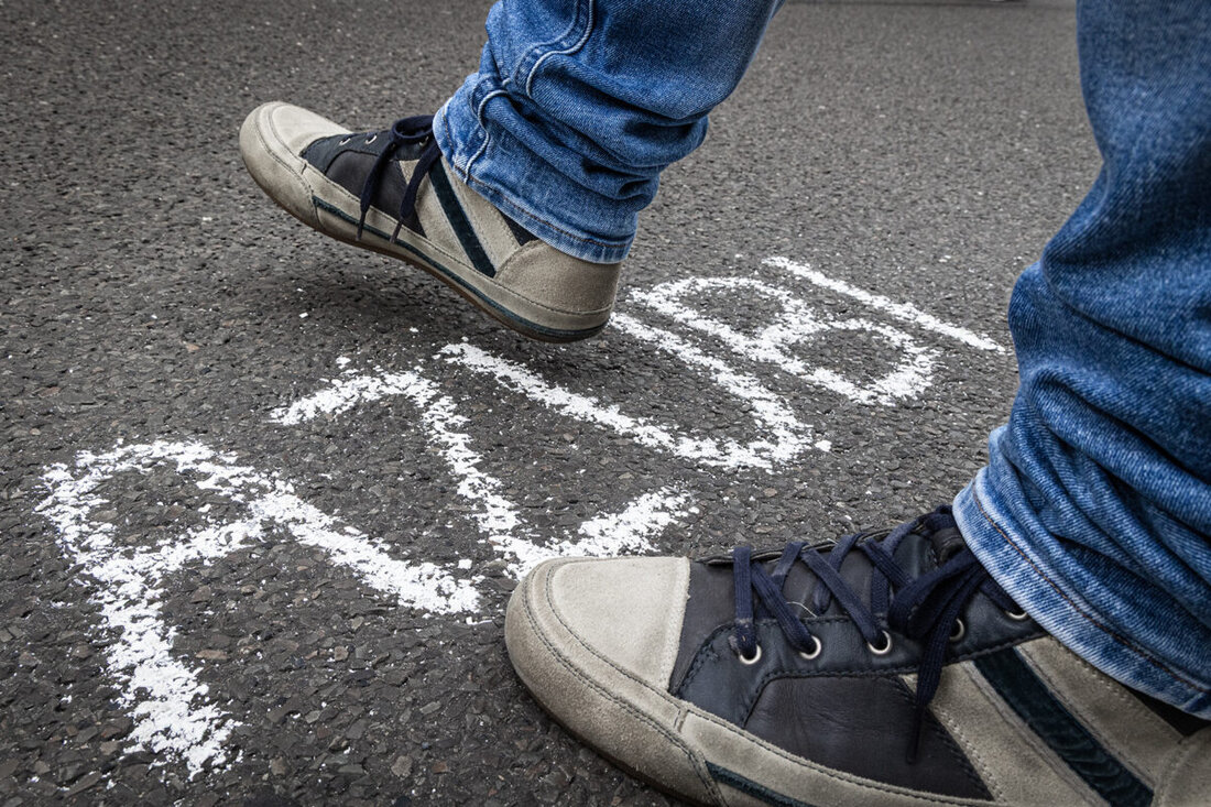 Top-Azubis in der Nordoberpfalz können sich bis zum 1. September für ein Stipendium der Hans-Böckler-Stiftung bewerben. Es bietet 300 Euro pro Monat für drei Jahre und fördert überfachliche Kompetenzen, inklusive Auslandsaufenthalte.